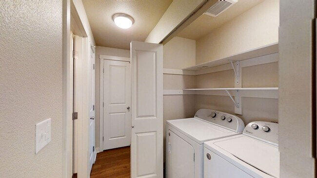 Building Photo - 17402-17404 8TH AVE CT E