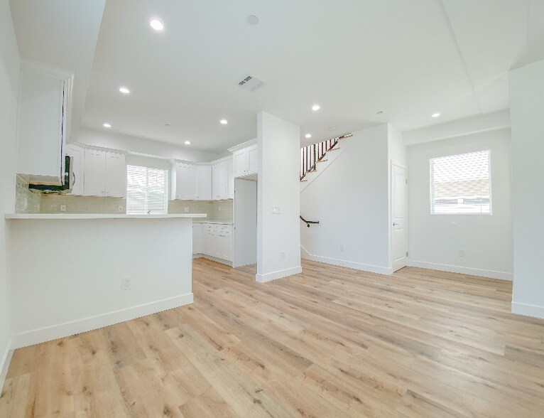 Building Photo - 6754 W 86th Pl