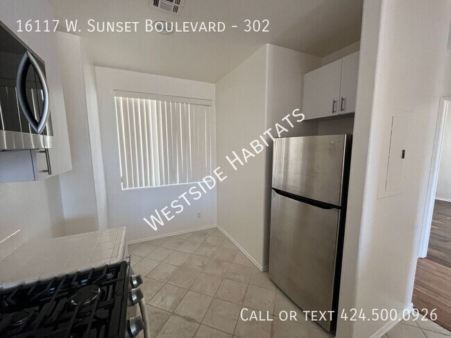 Building Photo - 16117 W Sunset Blvd