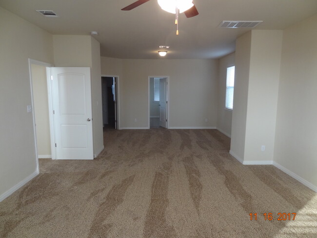 Huge Master with separate area for office or nursury - 226 Vallecito Dr