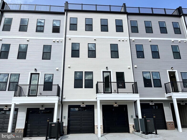 Building Photo - 43396 Farringdon Sq