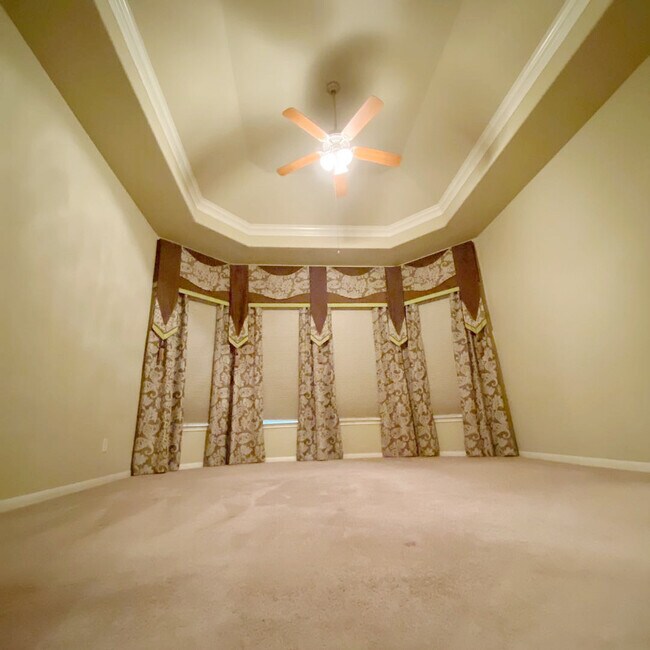 Building Photo - 710 Streamwood Ln