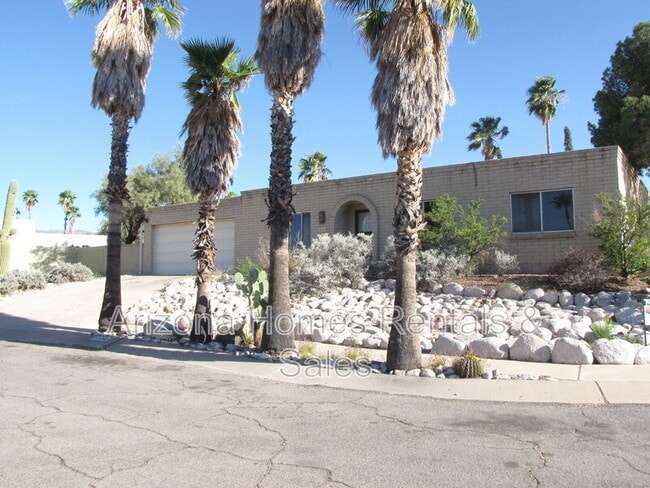 Building Photo - 302 N Banff Ave