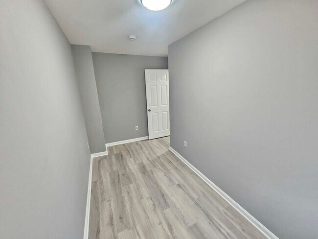 Building Photo - 1341 Glyndon Ave