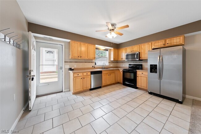Building Photo - 11531 Riverview Ct