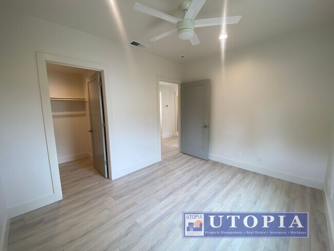Building Photo - 3Bd/2Ba Townhouse Style Home with Office/Den and Garage- Centrally Located, Easy Commute