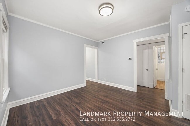 Building Photo - 3817 N Sawyer Ave