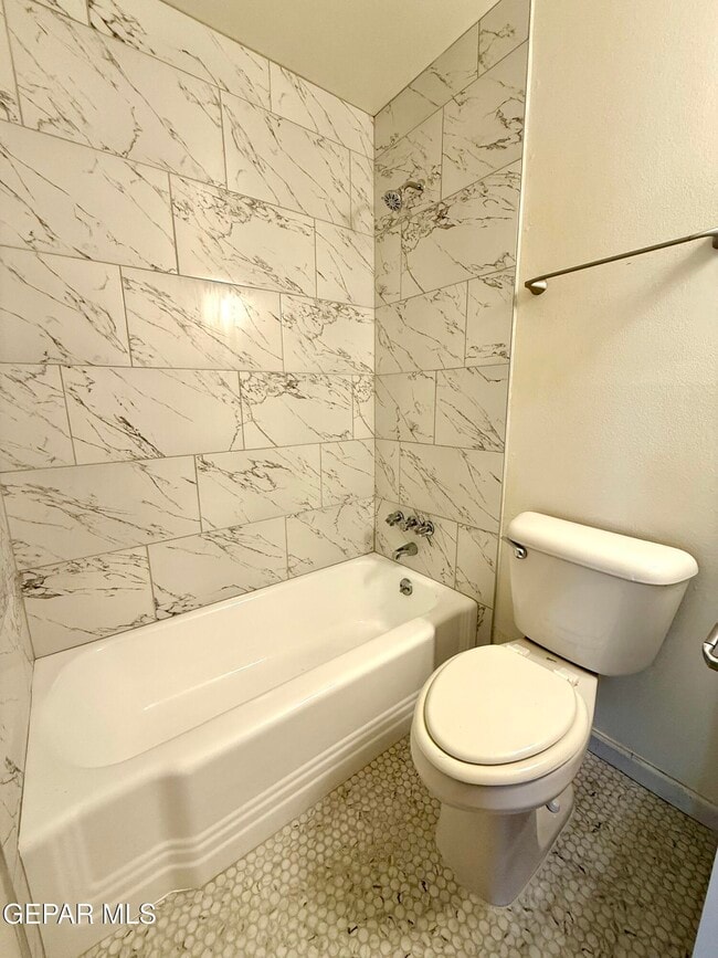 Building Photo - 2616 Pierce Ave