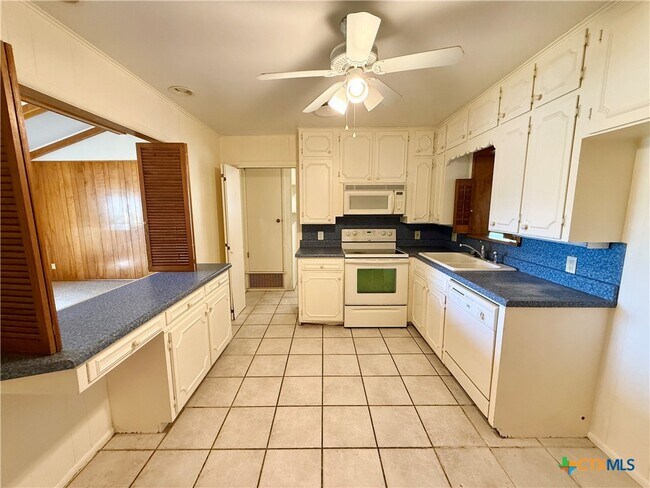 Building Photo - 1050 Elizabeth Ave