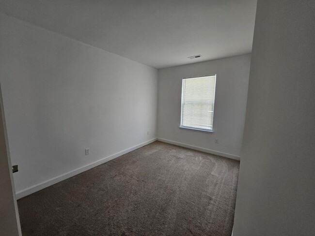 Building Photo - 73 Medal Way