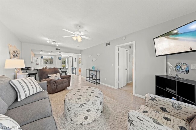 Building Photo - 8130 Summerlin Village Cir