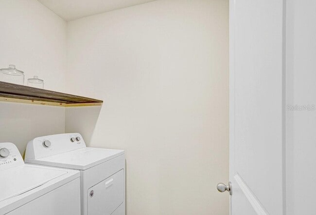 Building Photo - 3044 Suncoast Plains Dr