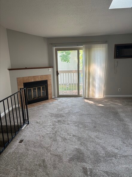 Building Photo - 17568 Pond Cir