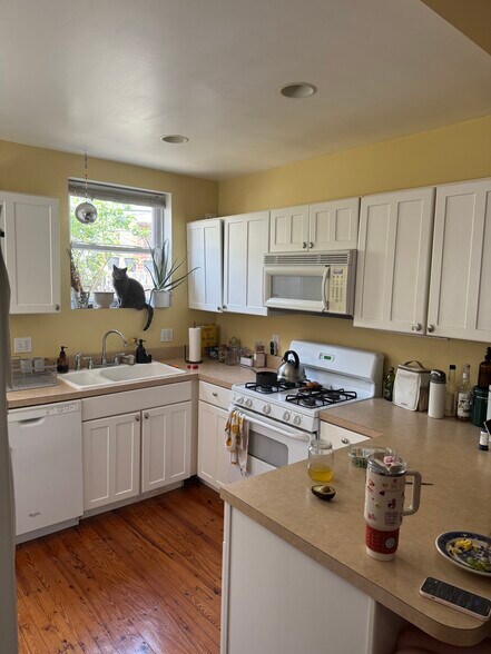 kitchen - 1518 S 13th St