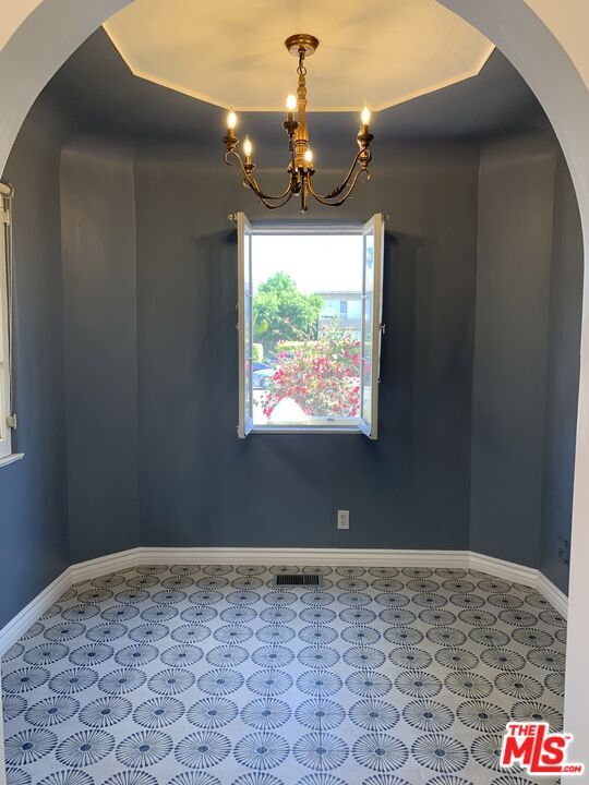 Building Photo - 8673 W Olympic Blvd