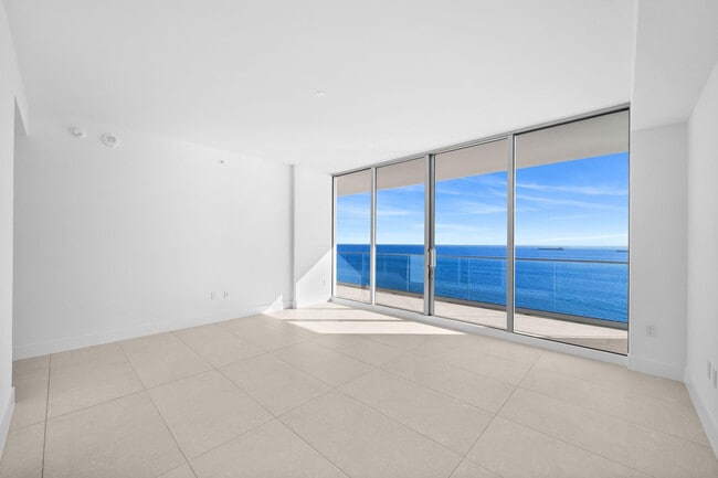 Building Photo - 151 N Seabreeze Blvd