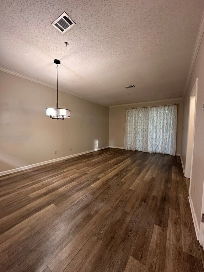 Building Photo - 50% OFF FIRST MONTHS RENT---- Condo in Miramar Beach