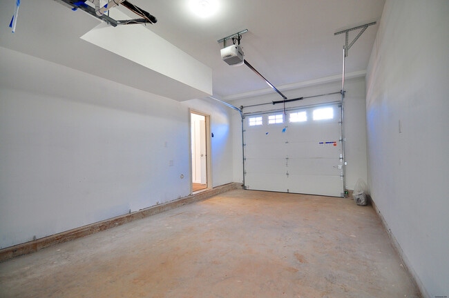 Building Photo - 309 Main St