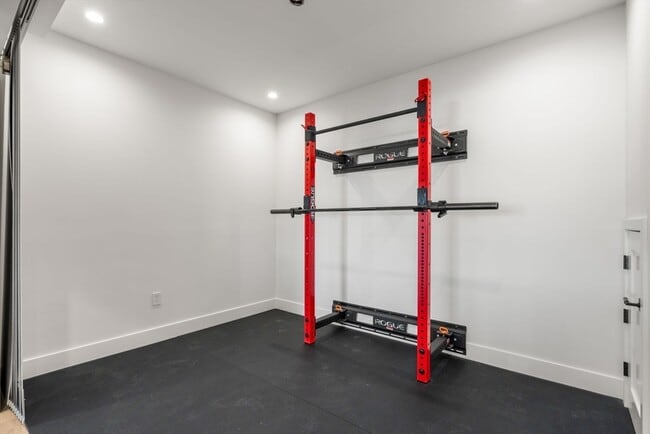 Building Photo - 65 Lake Ave