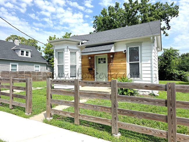 Building Photo - 2602 Essex St