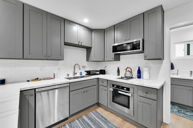 Building Photo - 1240 W 29th St