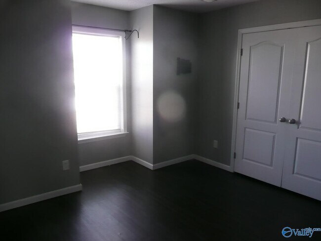 Building Photo - 207 Shadow Tr SW