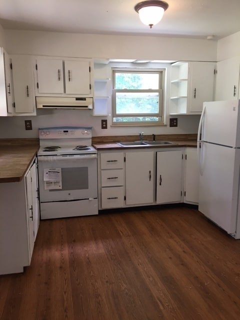 Building Photo - Two Bedroom One and Half bath home in Scot...