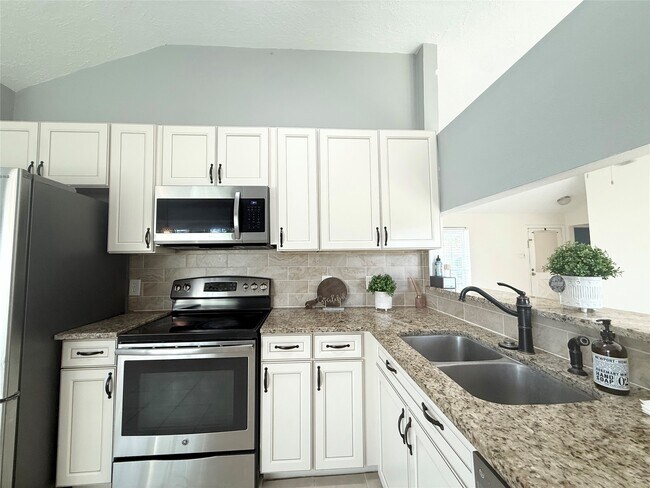 Building Photo - 9838 Golden Eagle St