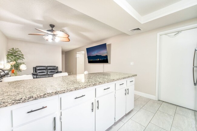 Building Photo - 4441 Rich Dr