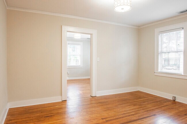 Building Photo - Renovated 1 bedroom apartment