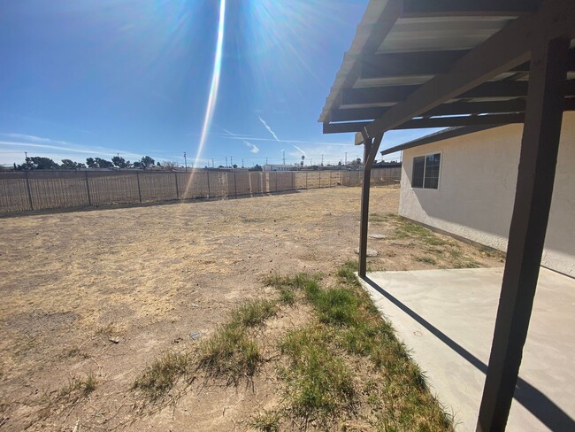 Building Photo - **751 Higgins Rd #27 Barstow** 3 bedroom 2...