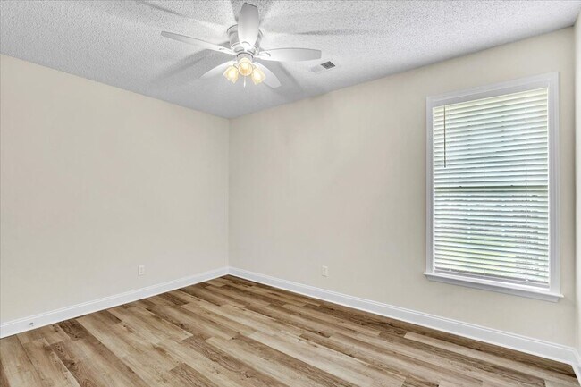 Building Photo - 3 Bed/2 Bath Home within Walking Distance to Richmond Hill Schools