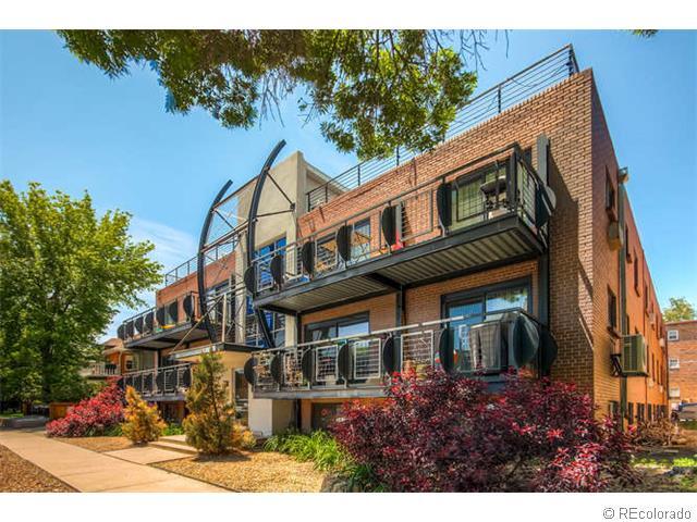 Building Exterior - 1045 Clarkson St