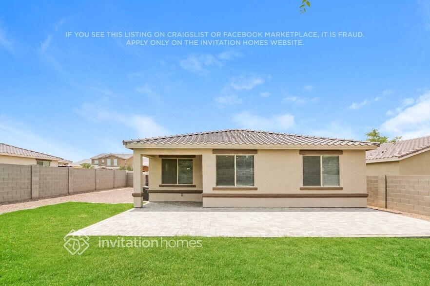 Building Photo - 2320 W Desert Ln