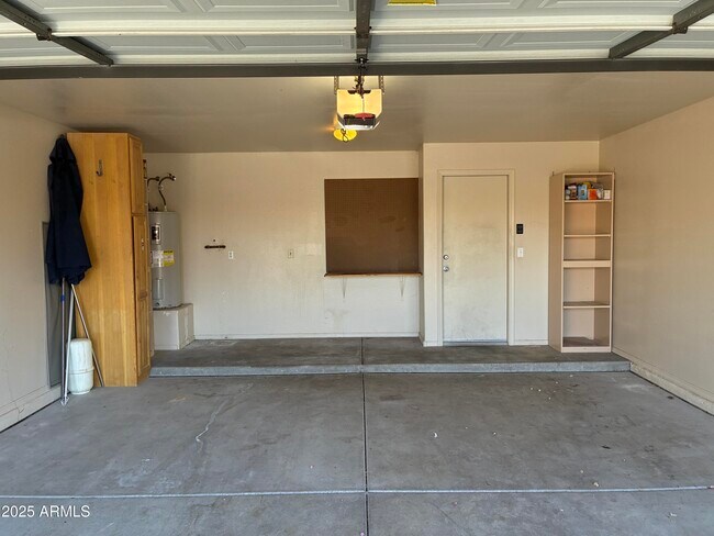 Building Photo - 7207 S Sunrise Way