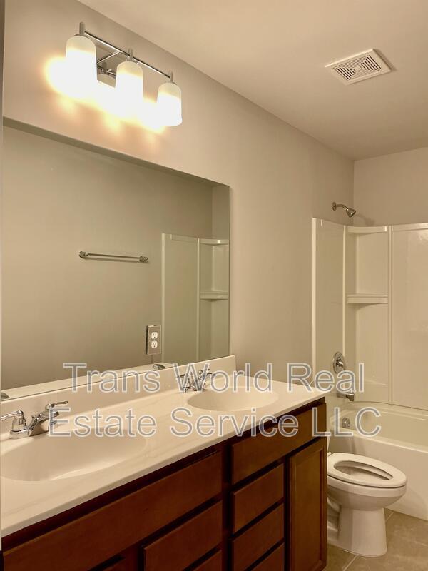 Building Photo - 5899 Wheeler Ridge Rd