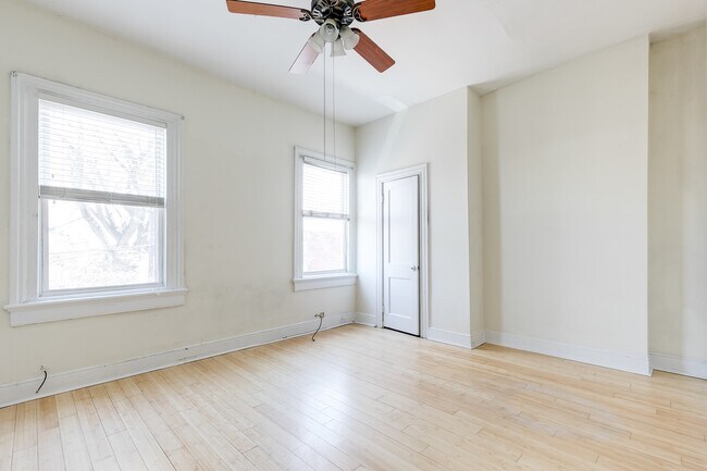 Building Photo - 1006 Park Ave