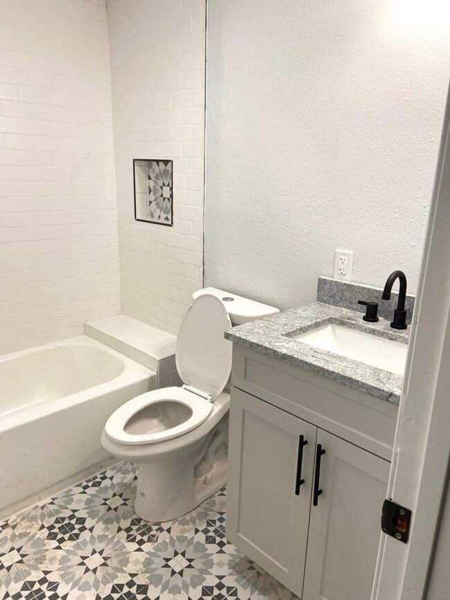 Building Photo - 4207 N 13th St