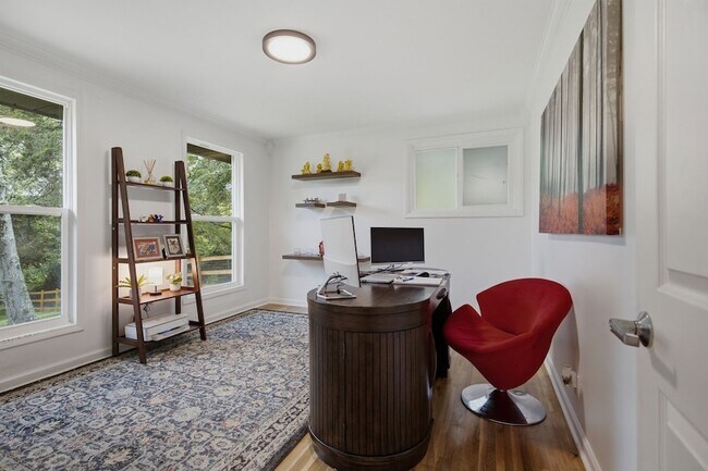 Building Photo - 6555 Brownlee Dr