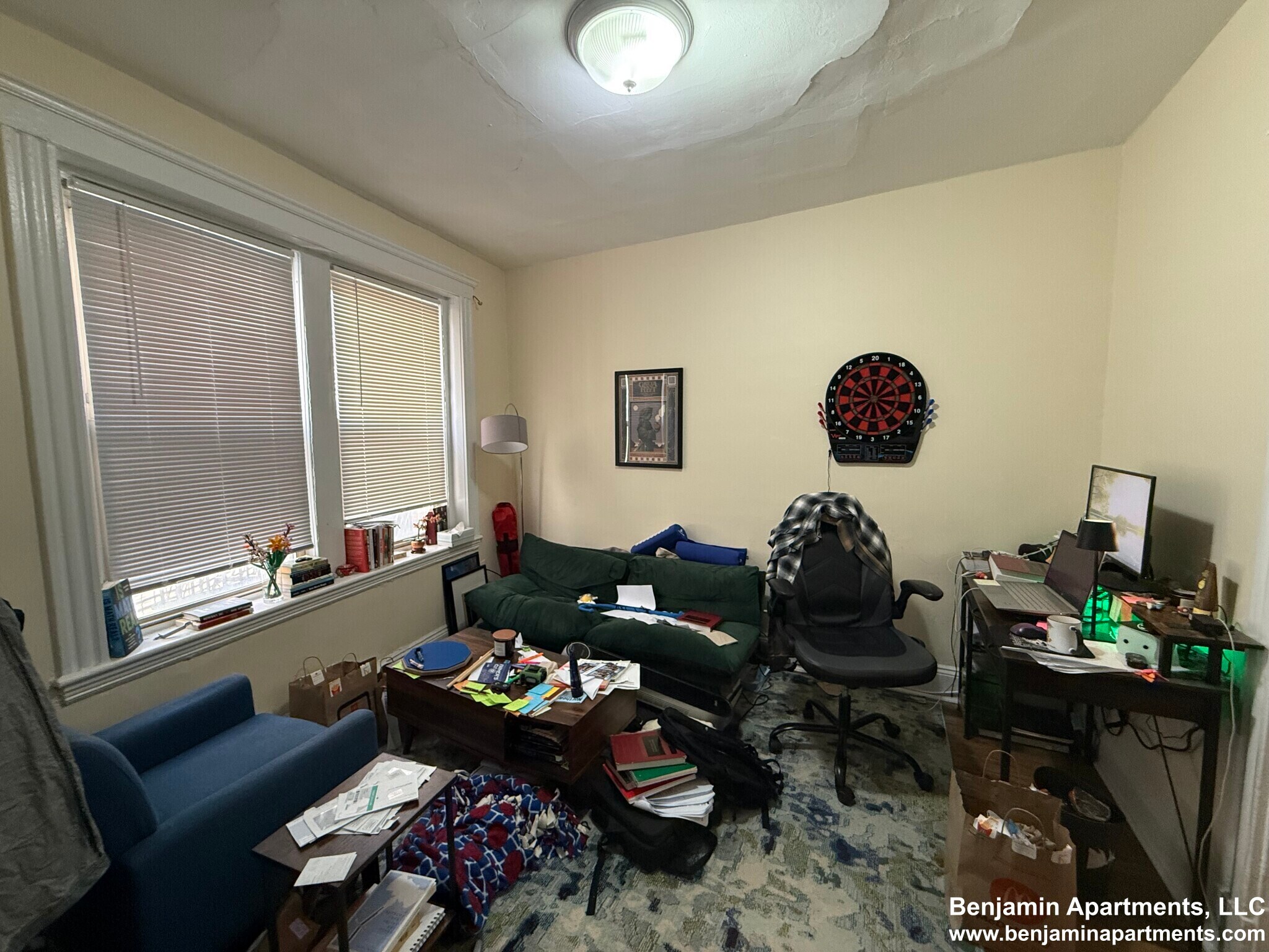 Building Photo - 55 Park Dr