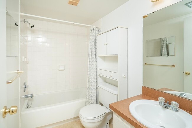 Building Photo - 22 Veronese Ct