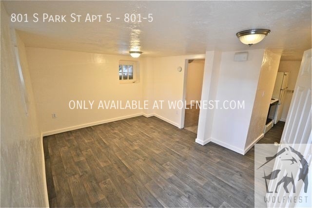 Building Photo - No Deposit Option! Cozy 1 Bed Downtown Bas...