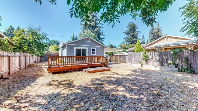 Building Photo - Charming 1 bedroom 1 bath Single Family home in Healdsburg! Water included!