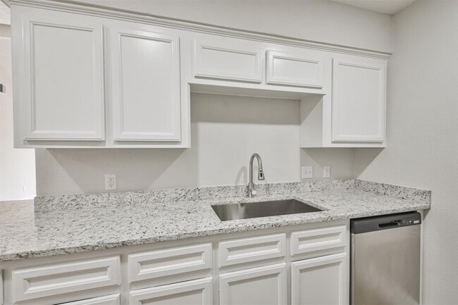 Building Photo - 12523 Drifting Winds Dr