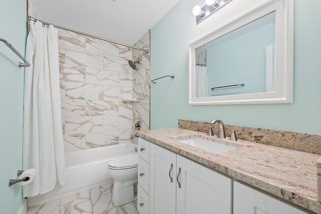 Building Photo - 10808 SE Sea Pines Cir
