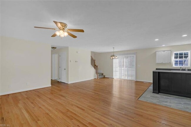 Building Photo - 9469 Glass Rd