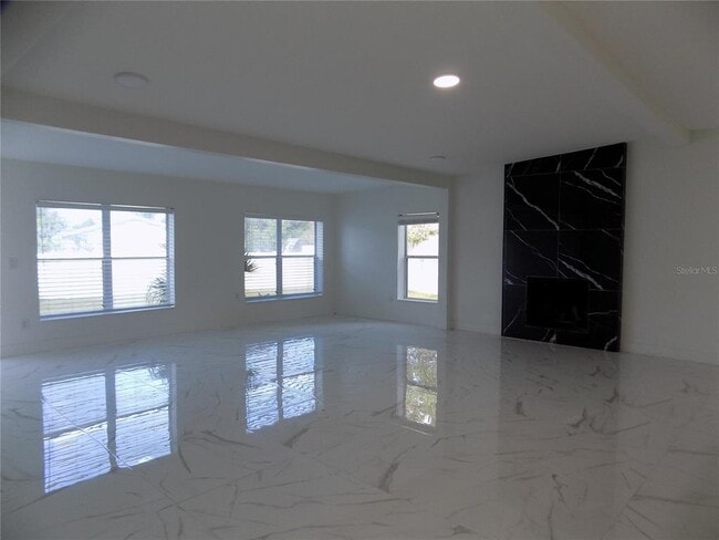 Building Photo - 1511 E Horatio Ave