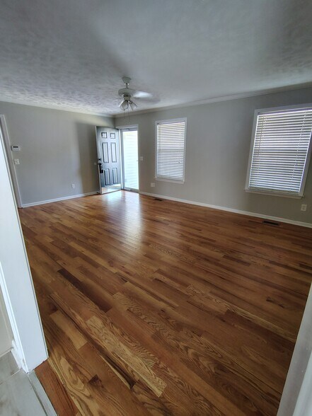 Building Photo - 688 Almondwood Pl