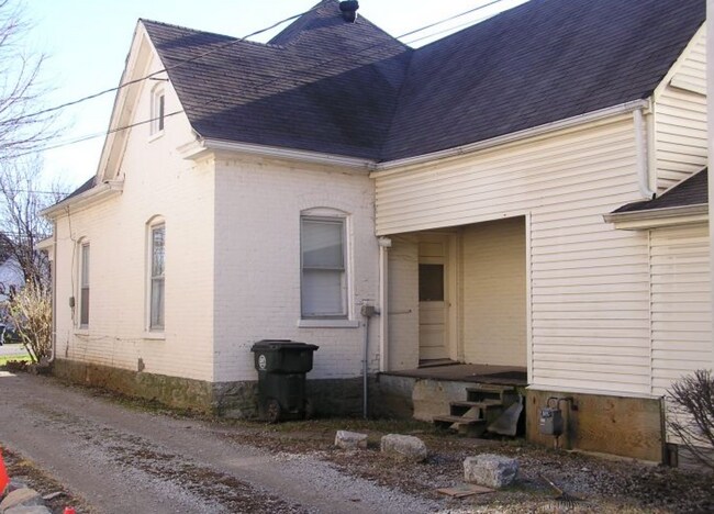 #A side entrance is on side - 421 Woodland Ave