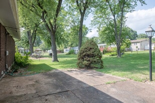 Building Photo - 1449 Coachway Ln